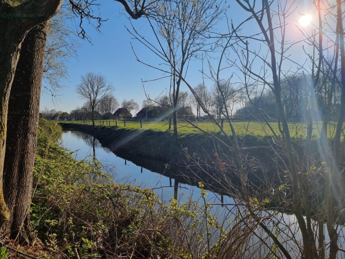 Ferienhaus Steuerbord Im Bootshaus Neßmersiel Bagian luar foto