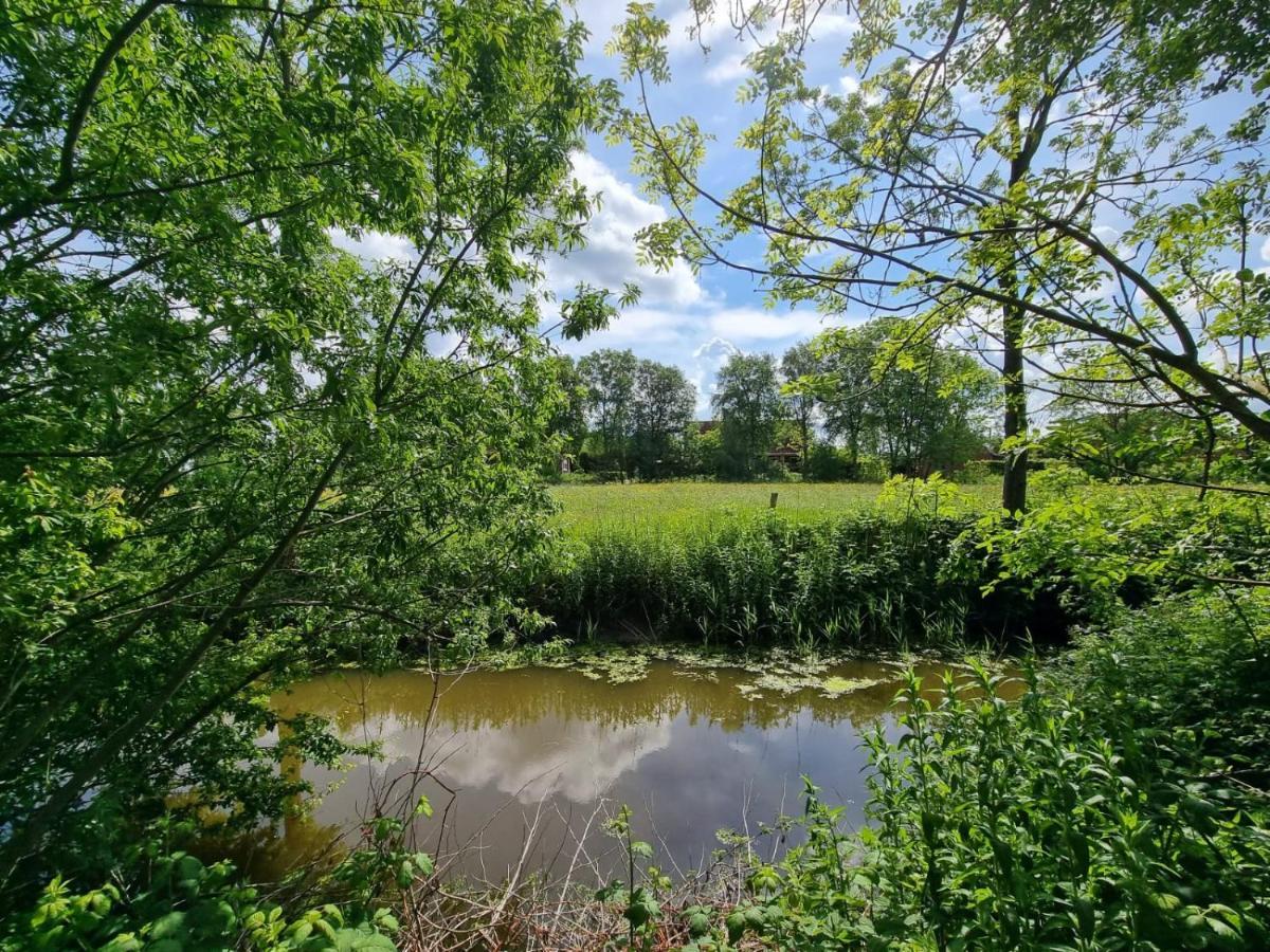 Ferienhaus Steuerbord Im Bootshaus Neßmersiel Bagian luar foto