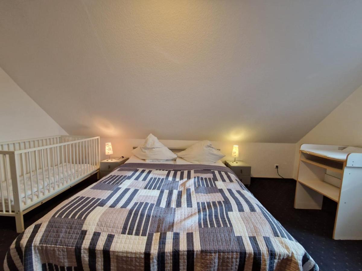 Ferienhaus Steuerbord Im Bootshaus Neßmersiel Bagian luar foto